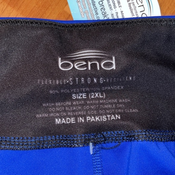 Bend women’s Active Royal Kentucky Wildcats Phone Pocket Crop Leggings size XXL - Picture 5 of 7